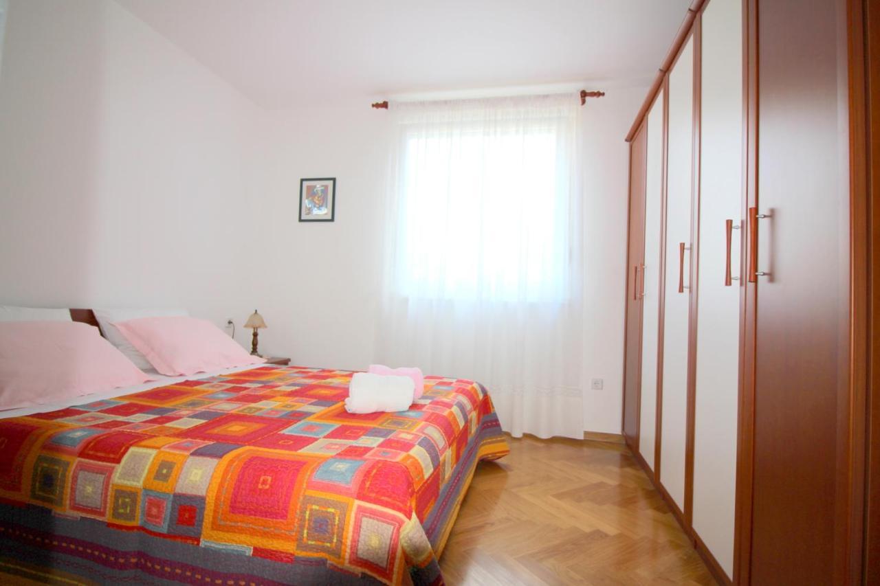 Apartment Vojka In City Center Porec Luaran gambar